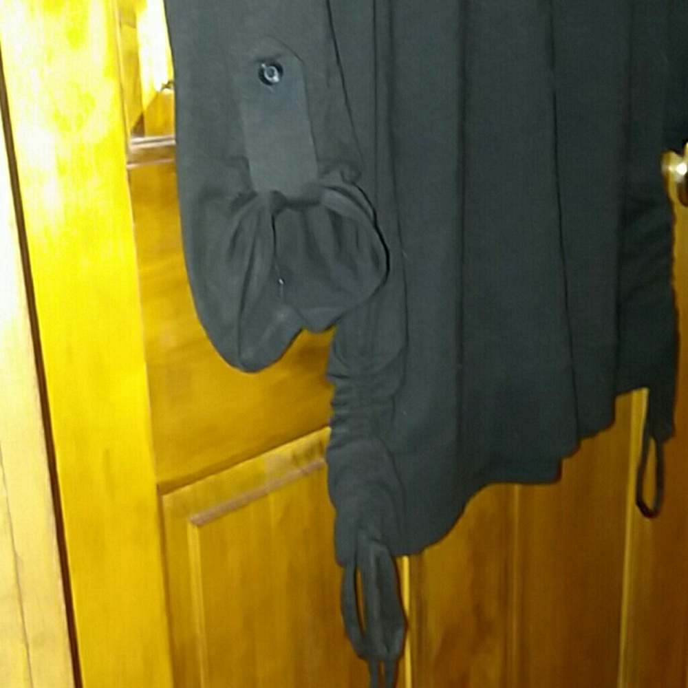 Top - Picture 2 of 4